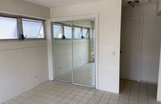 $1,200.00–Studio with Lanai, 1 Bath, kitchenette @ Kuhio at Waikiki - 2464 Prince Edward Street, Honolulu, HI 96815