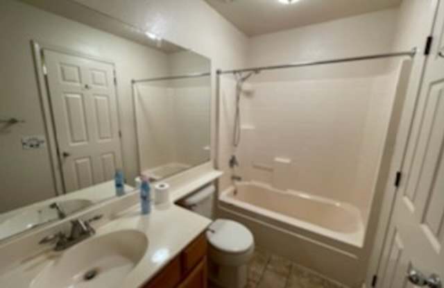 8197 Oakbriar Circle Gallery 4