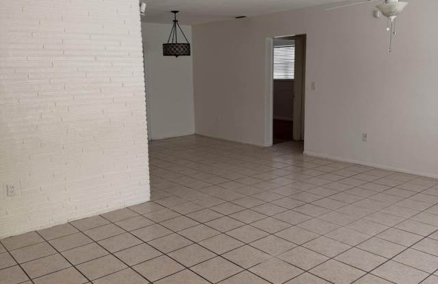 7648 Alhambra Boulevard Gallery 4