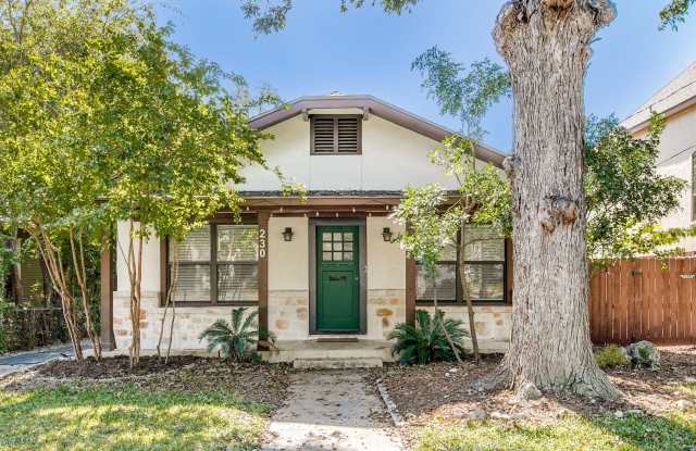 RENOVATED 3-BEDROOM HOME IN ALAMO HEIGHTS WITH FULL CASITA photos photos RENOVATED 3-BEDROOM HOME IN ALAMO HEIGHTS WITH FULL CASITA photos photos