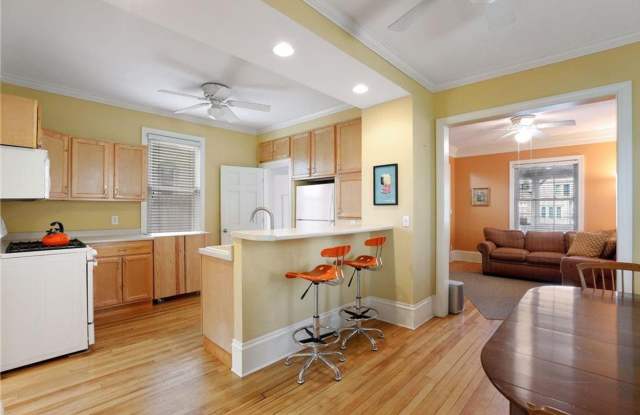 JUNE 1st  MOVE IN- CONCORDIA UNIVERSITY- 6 BEDROOM Gallery 3
