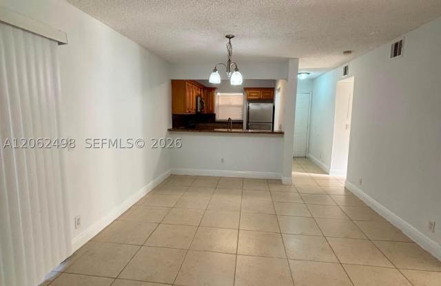 1502 Lake Crystal Dr Gallery 2