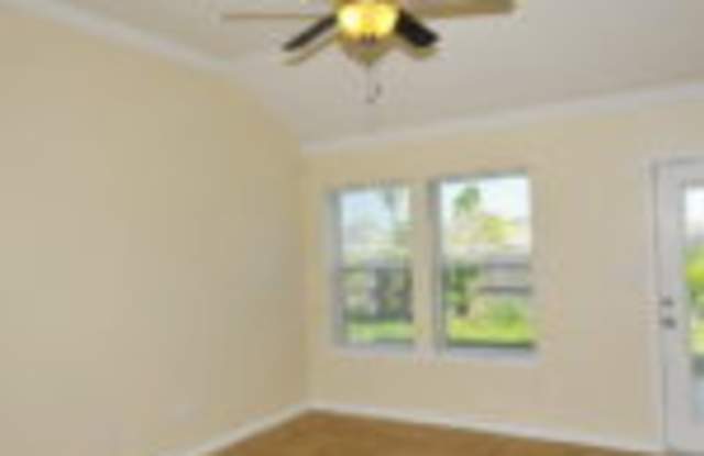 16138 Coralvine St Gallery 2
