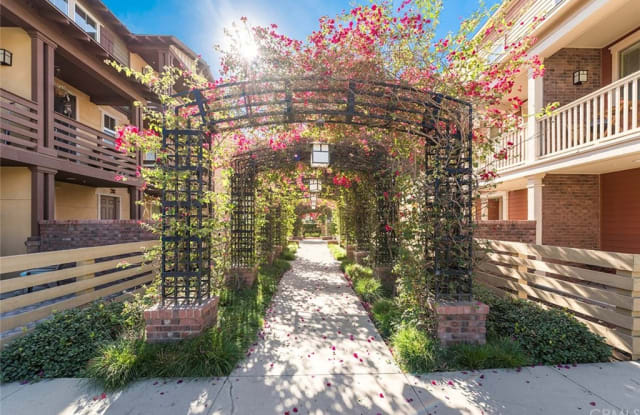 421 S Glendora Avenue - 421 North Glendora Avenue, Glendora, CA 91741