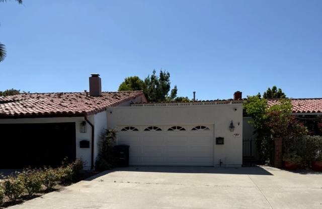 Gorgeous 3bd/2.5 bath in East Bluff! photos photos