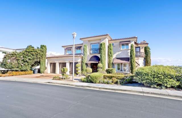 Gorgeously Updated 5 Bedroom Home with Views! Gallery 3