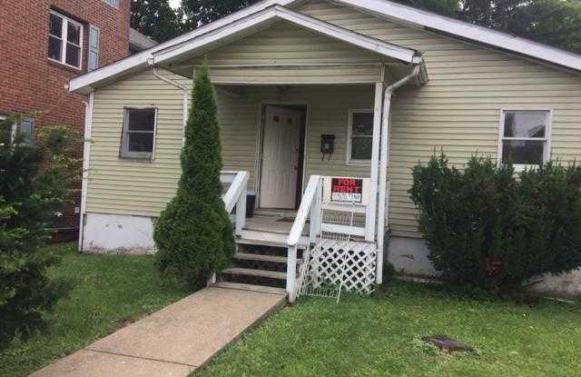 225 Washington ST Gallery 2