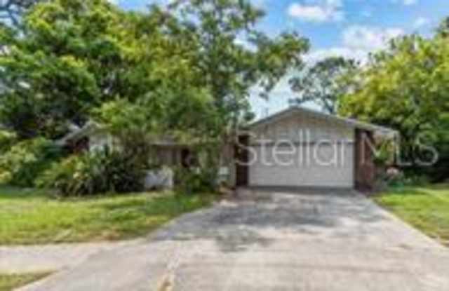 504 BAMBOO COURT - 504 Bamboo Court, Tarpon Springs, FL 34689