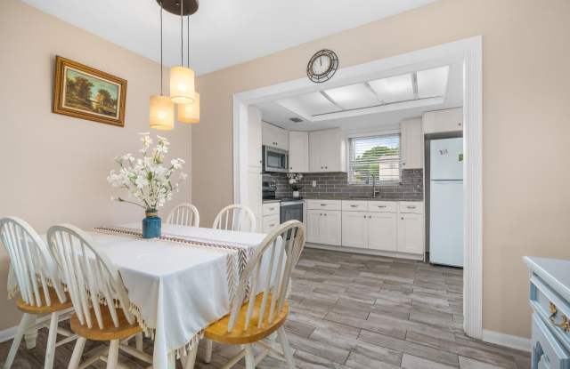 410 NE 17th Avenue unit: 101 photos photos