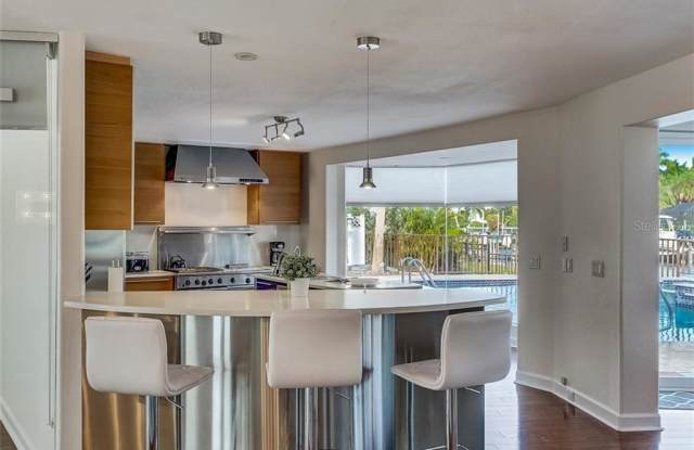 560 OUTRIGGER LANE Gallery 4