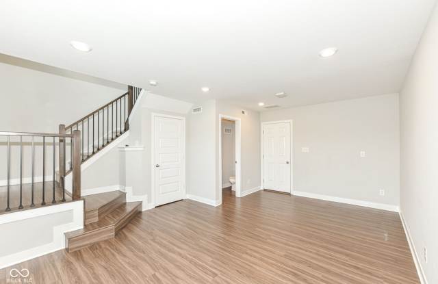 17276 Henslow Drive Gallery 3