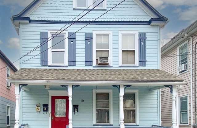 19 Sylvan Pl - 19 Sylvan Place, Montclair, NJ 07042