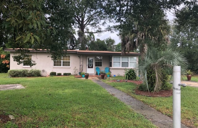 1700 Nesbitt St - 1700 Nesbitt Street, Deltona, FL 32725