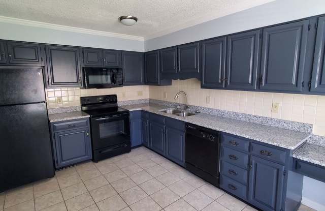 2 Bedroom 2.5 Bathrooms Townhome Gallery 4
