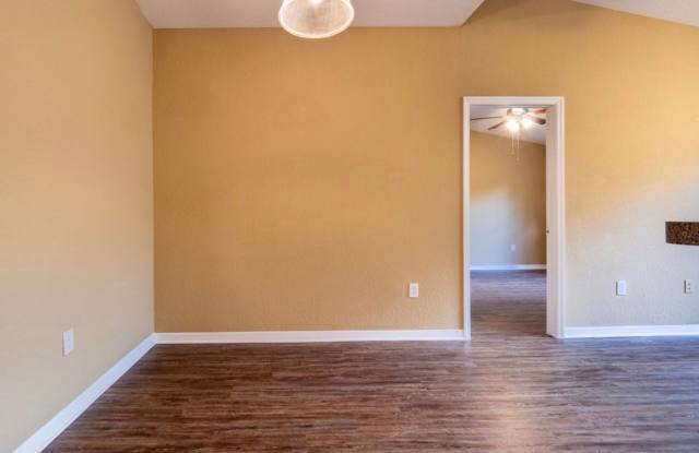 Crescent Place - 27-103 Gallery 1