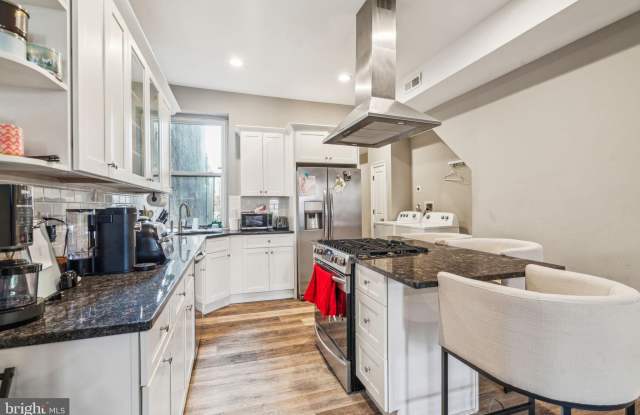 824 CHRISTIAN STREET Gallery 4