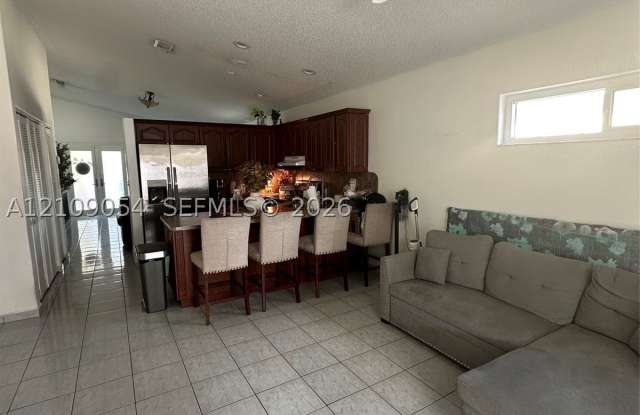 3116 W 73rd Pl Gallery 4