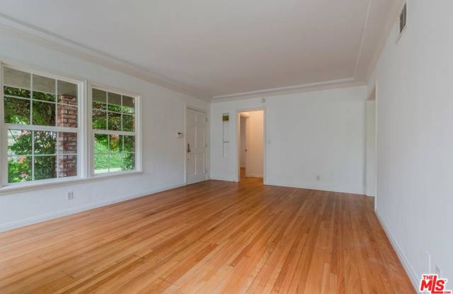 4380 CAMELLIA Avenue Gallery 4