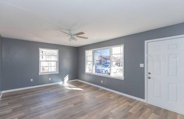 3-bedroom 1 bathroom home available for rent. Gallery 3