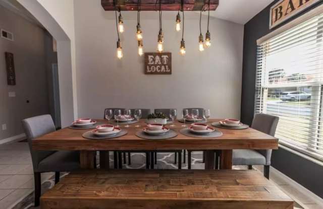 251 HYPOLITA AVENUE Gallery 4