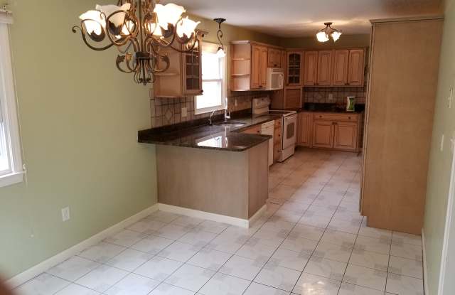 85 Pond Street - 85 Pond Street, Salem, NH 03079