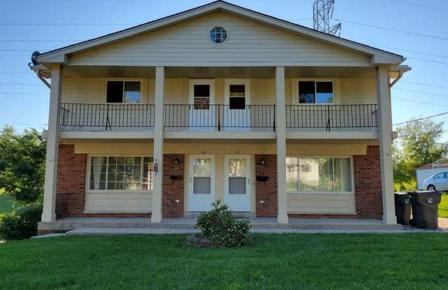 Remodeled 3 Bedroom 1.5 Bath Townhome with Full Basement - 1902 Cardinal Drive, Waukesha, WI 53186