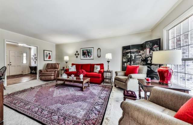 915 Hickory Oak Hollow Gallery 4