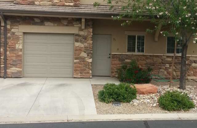 3 bed 2.5 bath Townhome Gallery 1