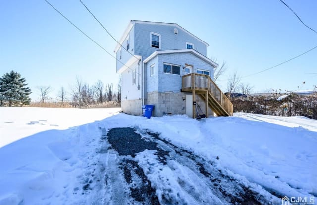 140 S Robert Street - 140 South Robert Street, Sewaren, NJ 07077 140 S Robert Street - 140 South Robert Street, Sewaren, NJ 07077