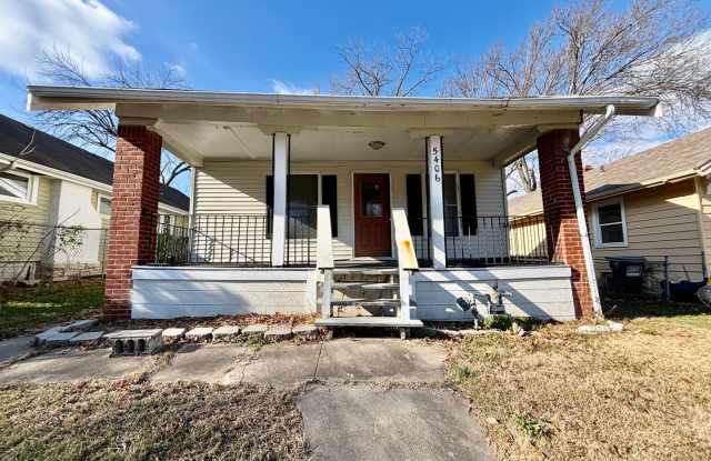 Spacious 2-Bedroom + Den Home with Ample Parking  Backyard! photos photos