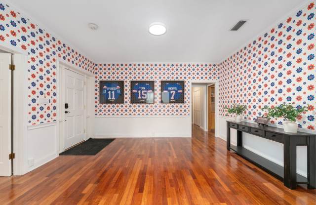 2222 W. University Ave Gallery 4
