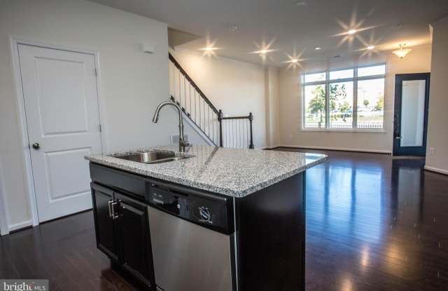 1516 RIBBON LIMESTONE TER SE #F-105 Gallery 4