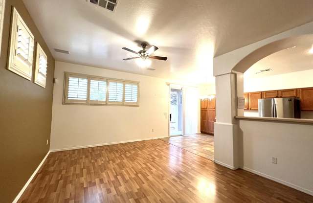 449 W MOUNTAIN SAGE Drive Gallery 4