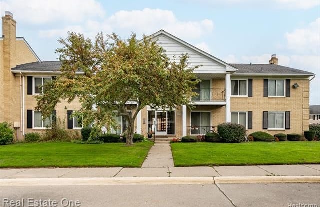 37095 NOTTINGHAM Drive - 37095 Nottingham Drive, Sterling Heights, MI 48312