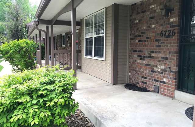 6726 S. Poplar Court Gallery 3