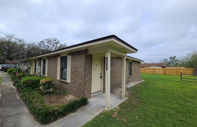 10848 W Hwy 98 - 10848 W Highway 98, Escambia County, AL 32506