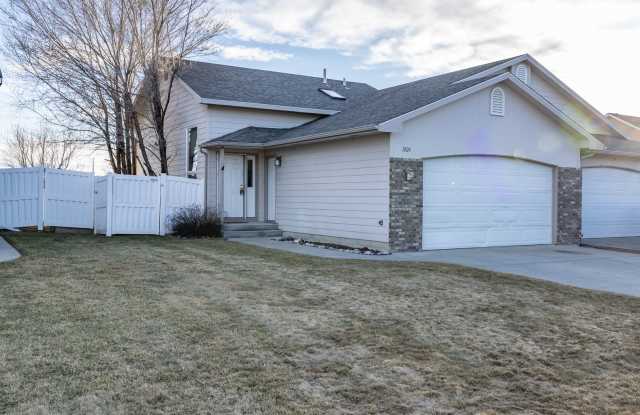 3 bedroom 2 bathroom west end townhome photos photos