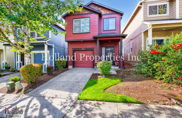 Beautiful 3-Bedroom Hillsboro Home with Fenced Yard & Fireplace Gallery 3