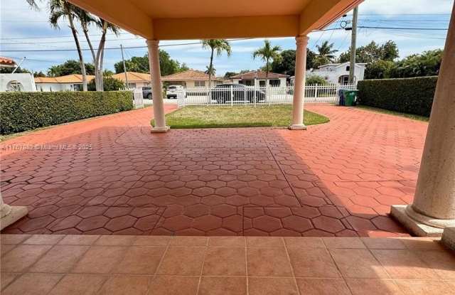 2216 SW 60th Ave photos photos