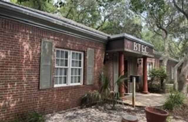 1186 Eglin Parkway Gallery 2