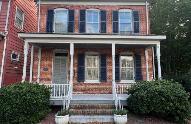 Quintessential Olde Towne living at its finest! Two Bedroom One Bath Single Family Home in Olde Towne photos photos