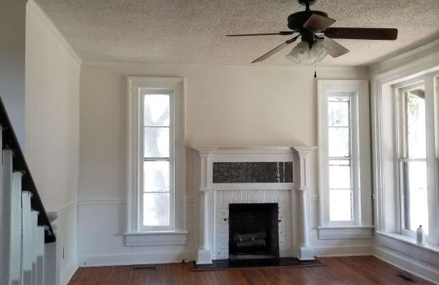 424 Peach St - 424 Peach Street, Staunton, VA 24401