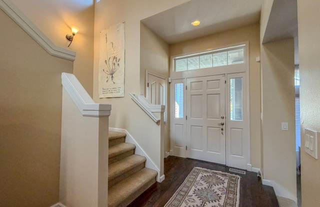 Lovely 4bd/2bth Kenmore Home, $4,000/mo. Gallery 3