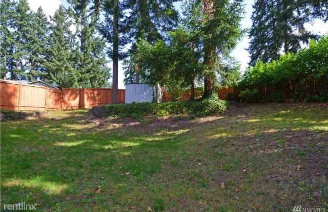 7518 145th Street Ct E Gallery 2