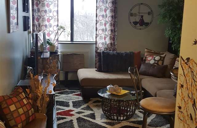 Smith Manor Gallery 4