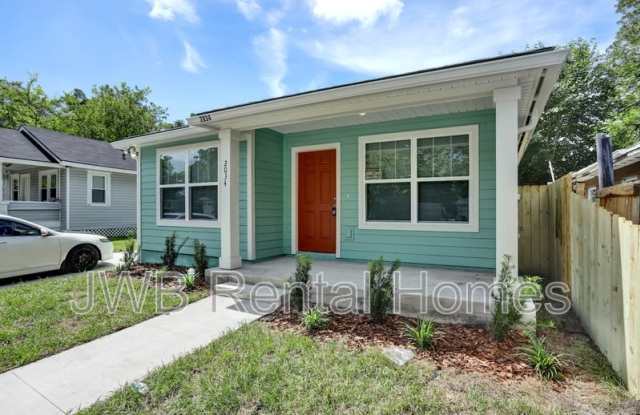 2034 Commonwealth Ave photos photos