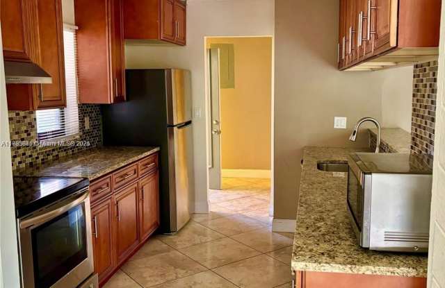 3100 N Pine Island Rd photos photos