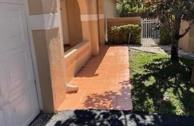 1311 Seagrape Circle Cir WESTON, FL 33326 photos photos