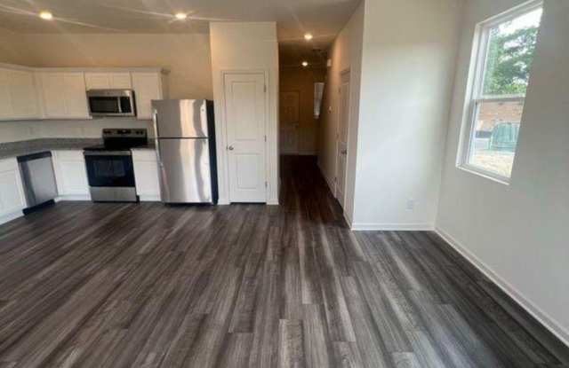 2099 Emerson Drive Gallery 2