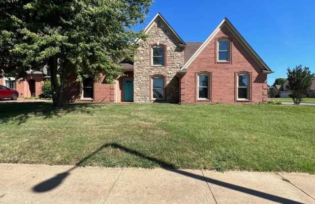 811 N ERICSON Dr Gallery 1